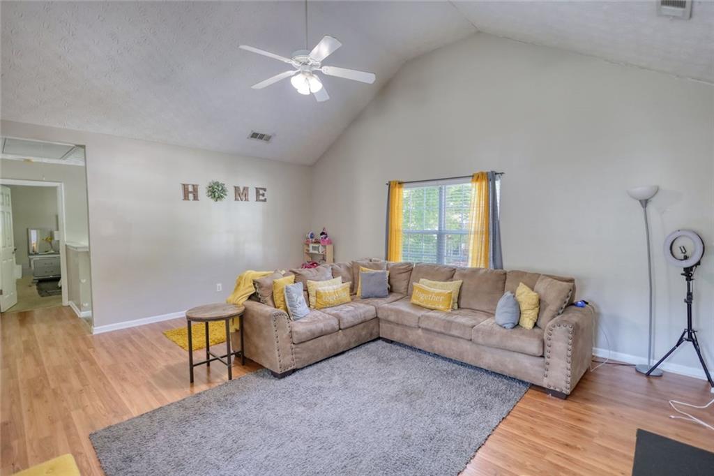 2000 Redwood Trace, Ellenwood, Georgia image 4