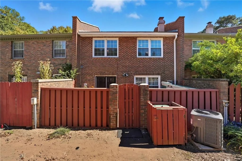 Decatur, Georgia 30032, United States, 3 Bedrooms Bedrooms, ,3 BathroomsBathrooms,Residential,Active,229612