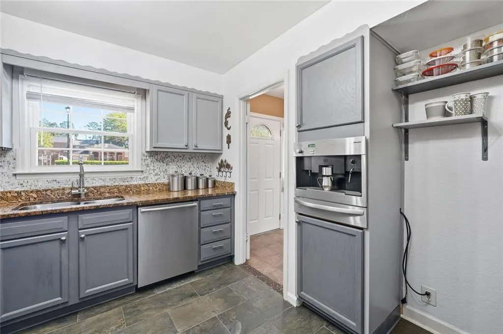 Decatur, Georgia 30032, United States, 3 Bedrooms Bedrooms, ,3 BathroomsBathrooms,Residential,Active,229612