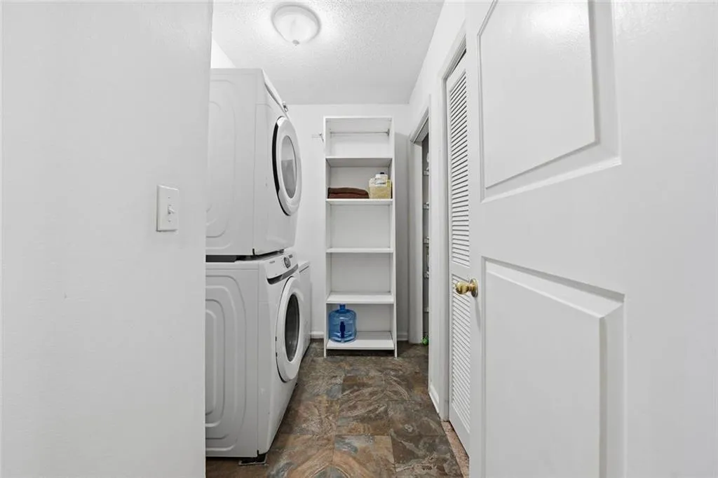 Decatur, Georgia 30032, United States, 3 Bedrooms Bedrooms, ,3 BathroomsBathrooms,Residential,Active,229612