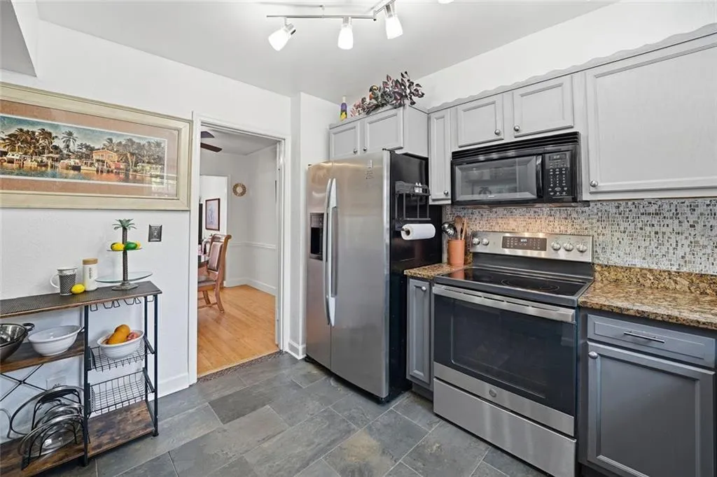 Decatur, Georgia 30032, United States, 3 Bedrooms Bedrooms, ,3 BathroomsBathrooms,Residential,Active,229612