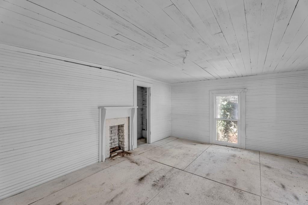119 E Johnson Street