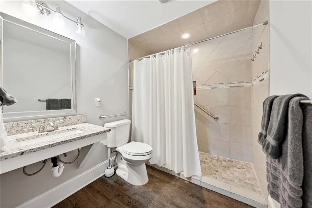 Canton, Georgia 30115, United States, 7 Bedrooms Bedrooms, ,5 BathroomsBathrooms,Residential,Active,167250