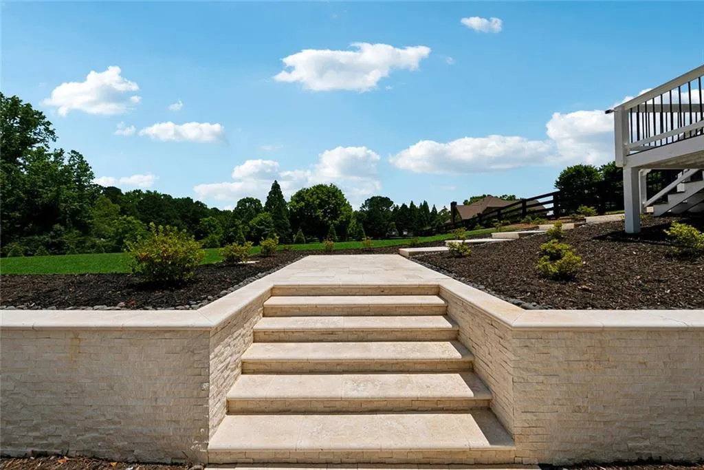 Canton, Georgia 30115, United States, 7 Bedrooms Bedrooms, ,5 BathroomsBathrooms,Residential,Active,167250