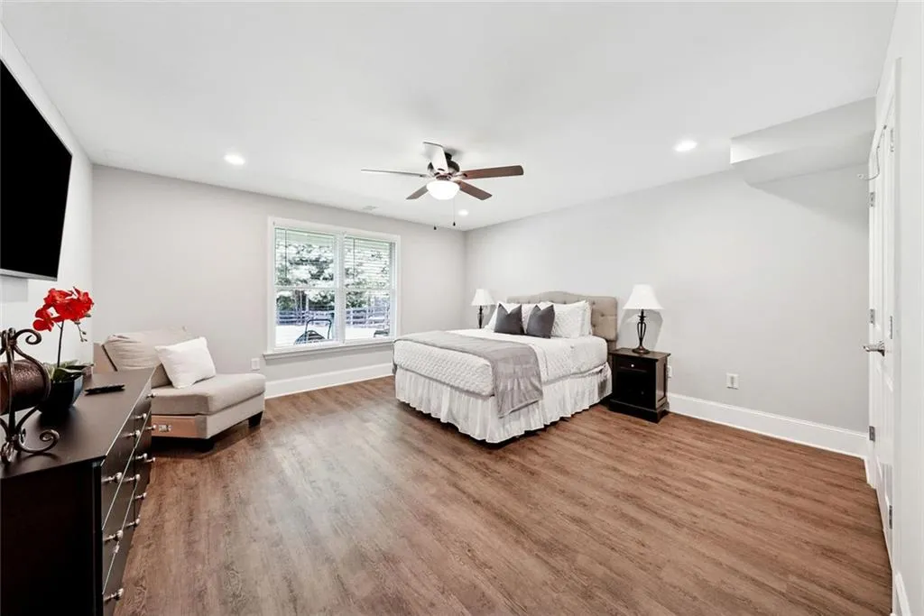 Canton, Georgia 30115, United States, 7 Bedrooms Bedrooms, ,5 BathroomsBathrooms,Residential,Active,167250