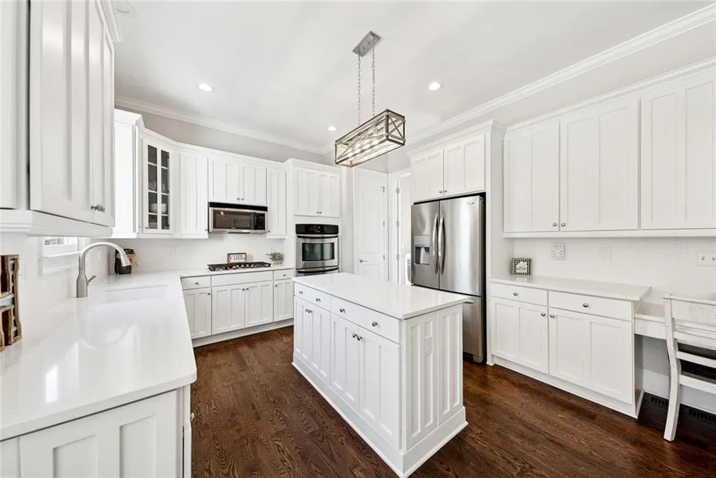 Canton, Georgia 30115, United States, 7 Bedrooms Bedrooms, ,5 BathroomsBathrooms,Residential,Active,167250