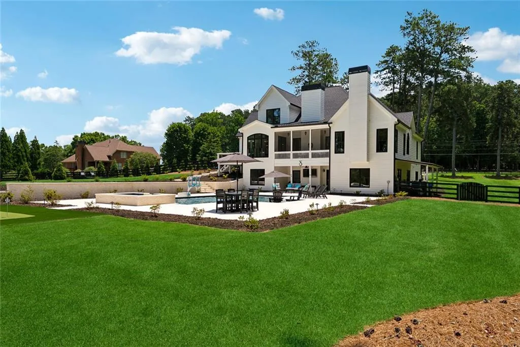 Canton, Georgia 30115, United States, 7 Bedrooms Bedrooms, ,5 BathroomsBathrooms,Residential,Active,167250