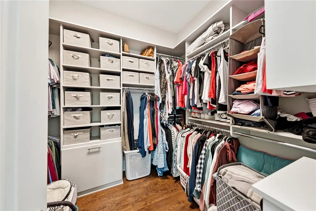 Canton, Georgia 30115, United States, 7 Bedrooms Bedrooms, ,5 BathroomsBathrooms,Residential,Active,167250