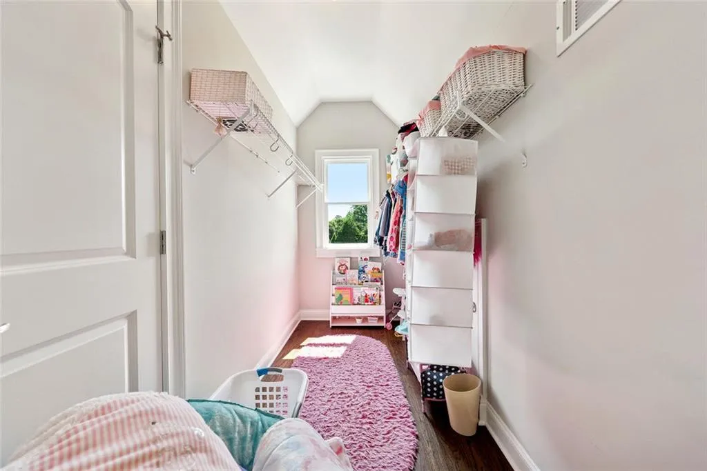 Canton, Georgia 30115, United States, 7 Bedrooms Bedrooms, ,5 BathroomsBathrooms,Residential,Active,167250