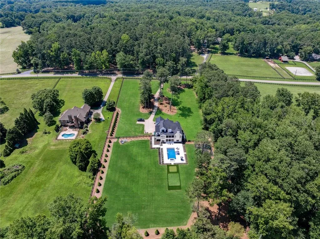 Canton, Georgia 30115, United States, 7 Bedrooms Bedrooms, ,5 BathroomsBathrooms,Residential,Active,167250