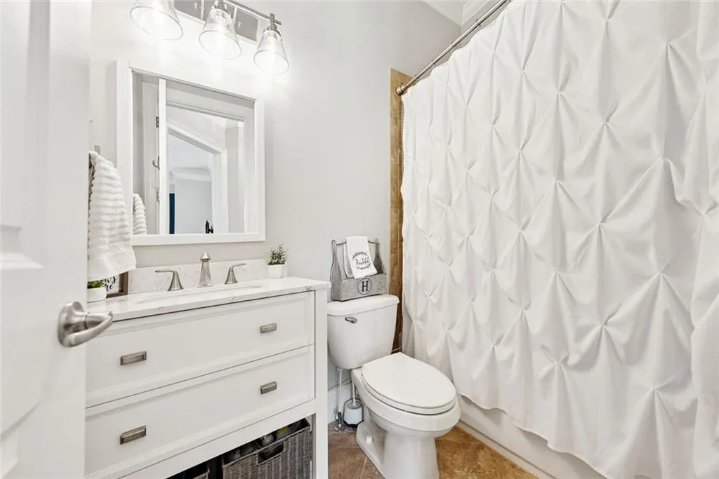 Canton, Georgia 30115, United States, 7 Bedrooms Bedrooms, ,5 BathroomsBathrooms,Residential,Active,167250