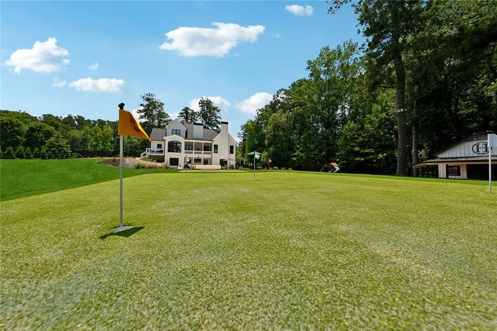 Canton, Georgia 30115, United States, 7 Bedrooms Bedrooms, ,5 BathroomsBathrooms,Residential,Active,167250