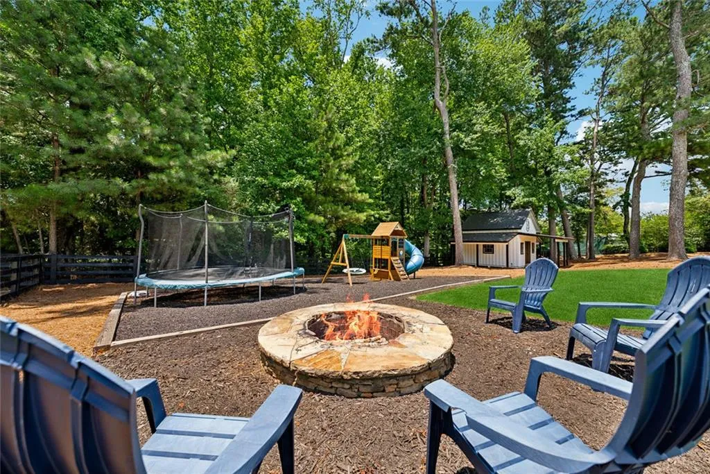 Canton, Georgia 30115, United States, 7 Bedrooms Bedrooms, ,5 BathroomsBathrooms,Residential,Active,167250