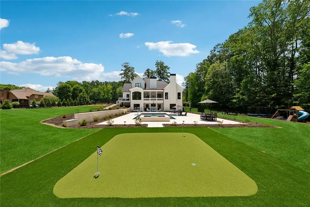 Canton, Georgia 30115, United States, 7 Bedrooms Bedrooms, ,5 BathroomsBathrooms,Residential,Active,167250