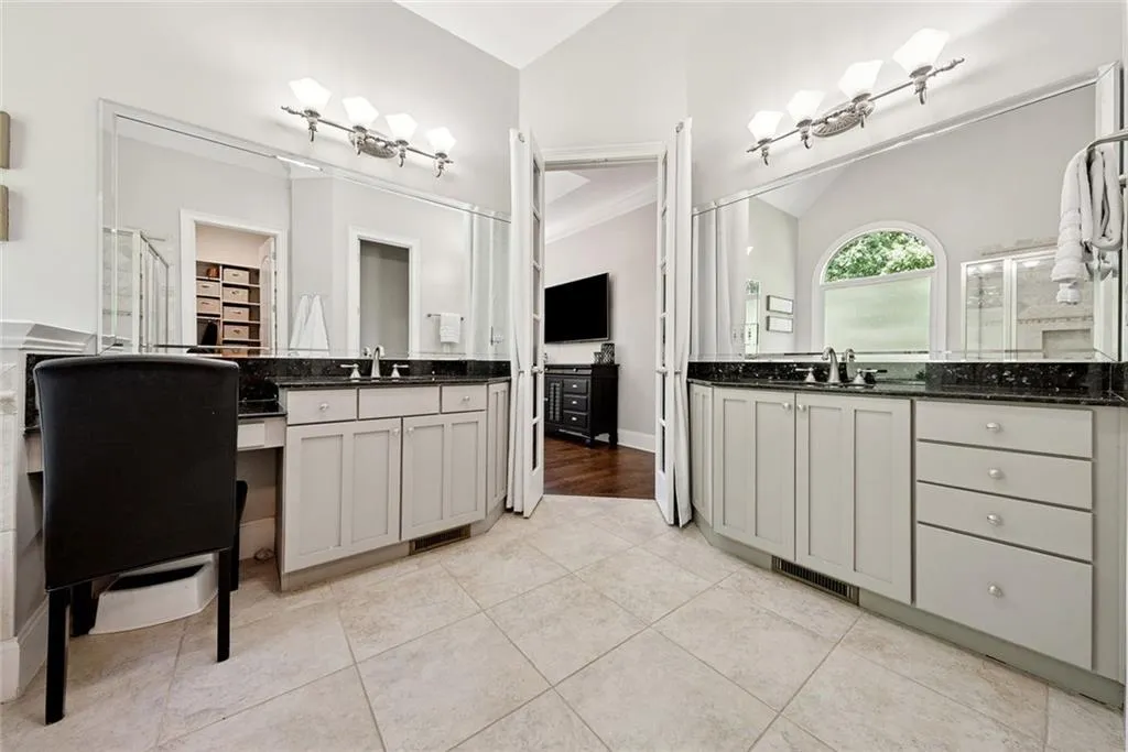 Canton, Georgia 30115, United States, 7 Bedrooms Bedrooms, ,5 BathroomsBathrooms,Residential,Active,167250