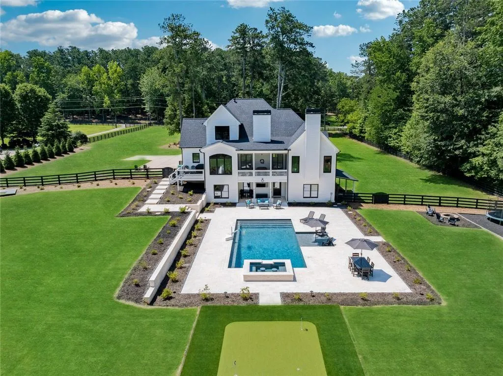 Canton, Georgia 30115, United States, 7 Bedrooms Bedrooms, ,5 BathroomsBathrooms,Residential,Active,167250