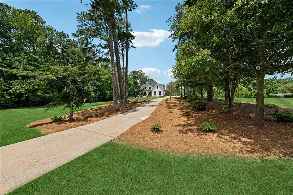 Canton, Georgia 30115, United States, 7 Bedrooms Bedrooms, ,5 BathroomsBathrooms,Residential,Active,167250