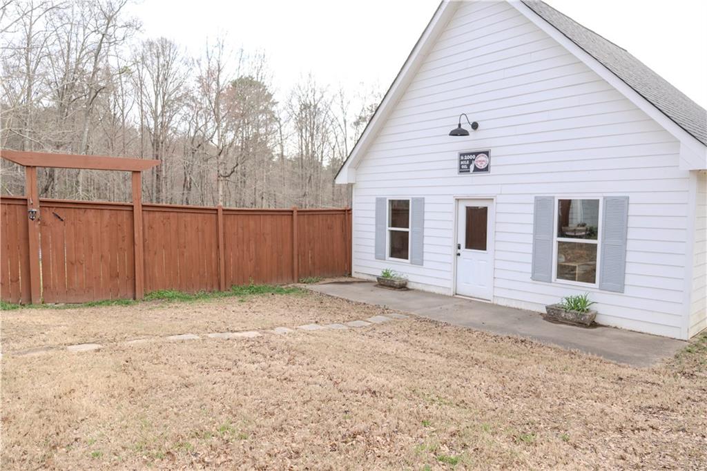 762 Thompson Lane, Loganville, Georgia image 4