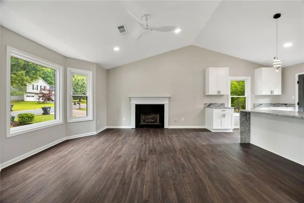 Acworth, Georgia 30101, United States, 3 Bedrooms Bedrooms, ,2 BathroomsBathrooms,Residential,Active,135069