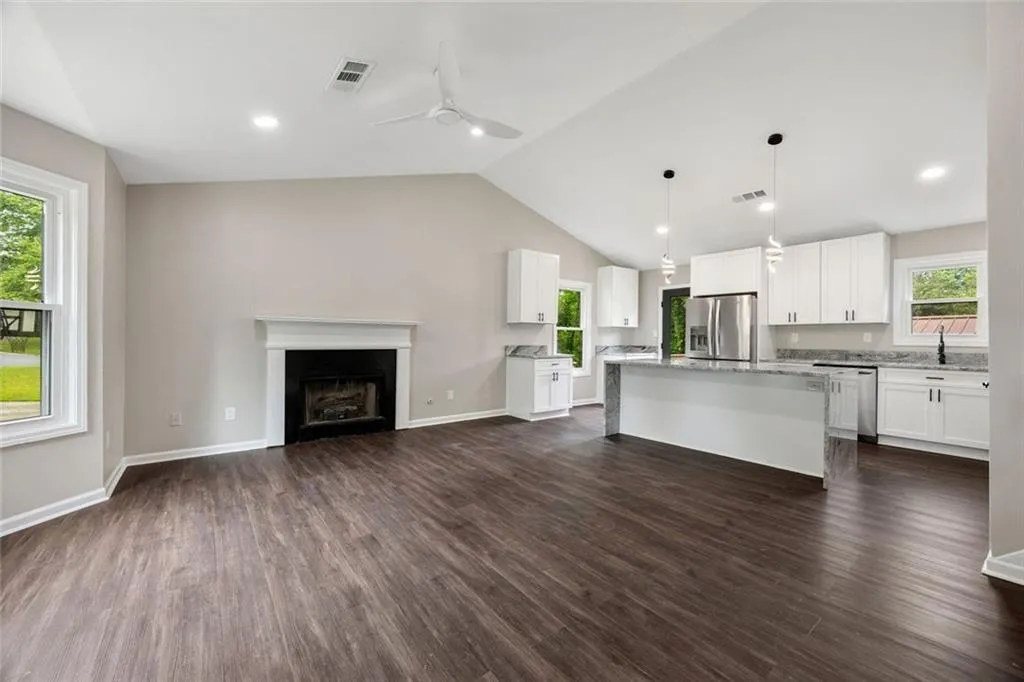 Acworth, Georgia 30101, United States, 3 Bedrooms Bedrooms, ,2 BathroomsBathrooms,Residential,Active,135069