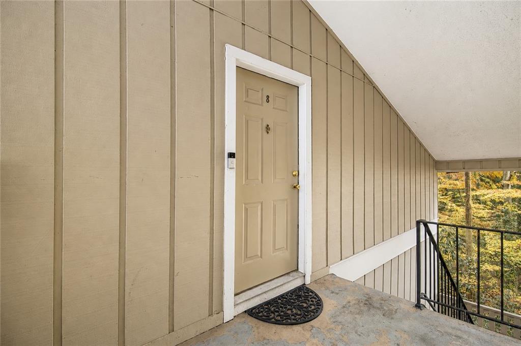5143 Roswell Road 8