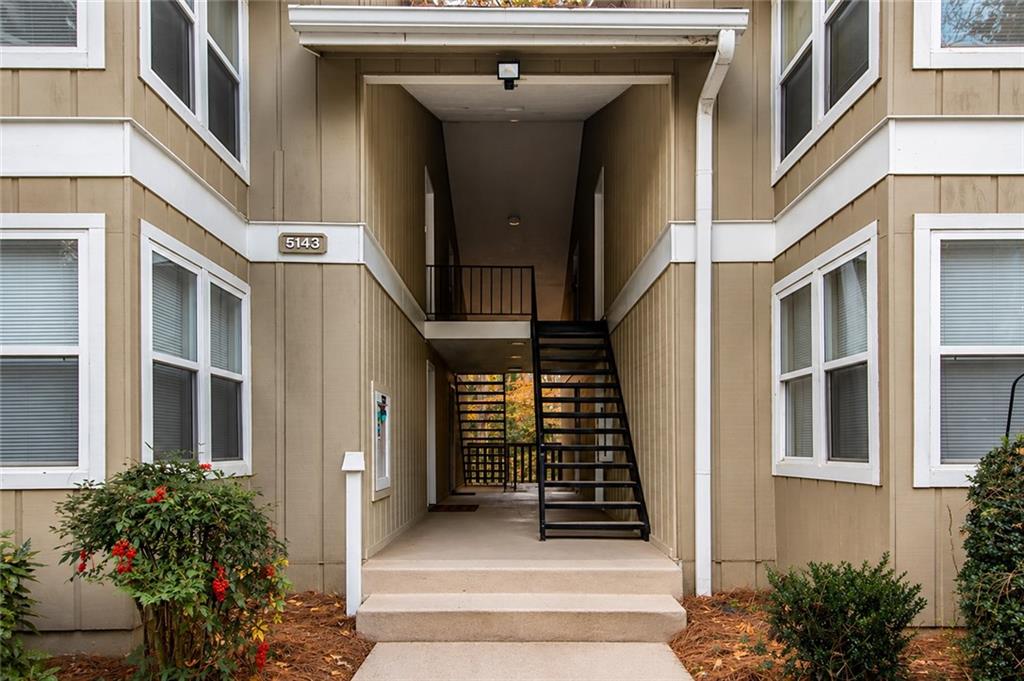 5143 Roswell Road 8