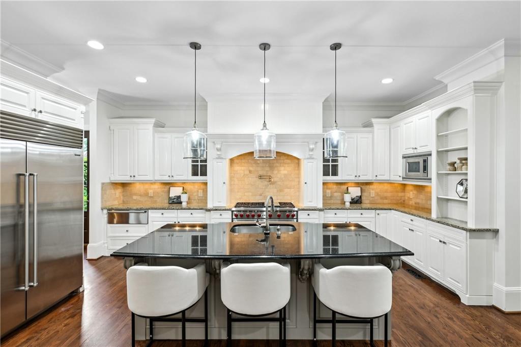 385 Laurel Chase Court, Atlanta, Georgia image 8