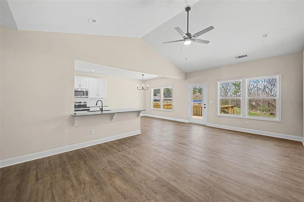 44 Dogwood Street NE