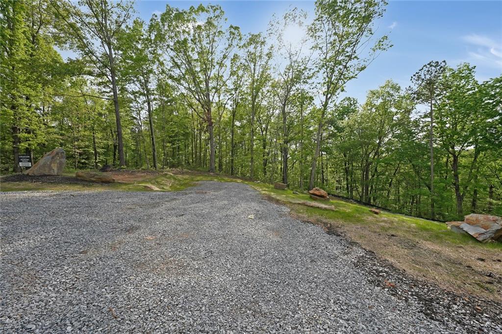 2562 Ravencliff Road