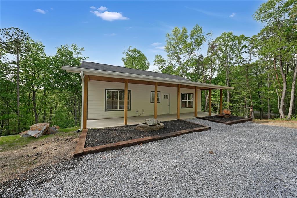 2562 Ravencliff Road