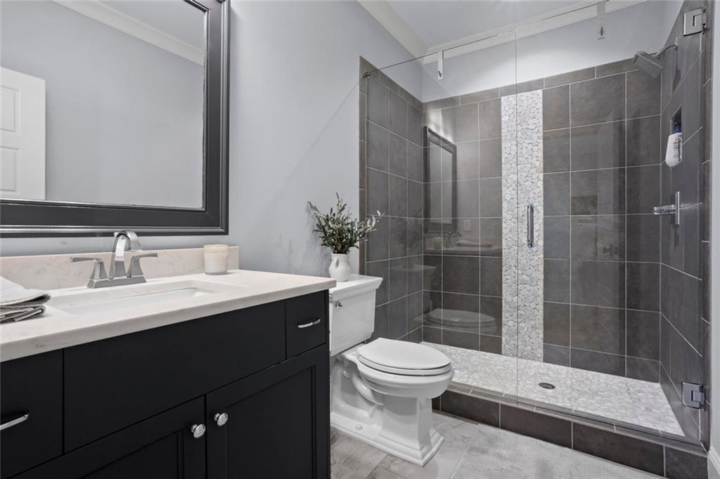 Hickory Lakeside - Residential