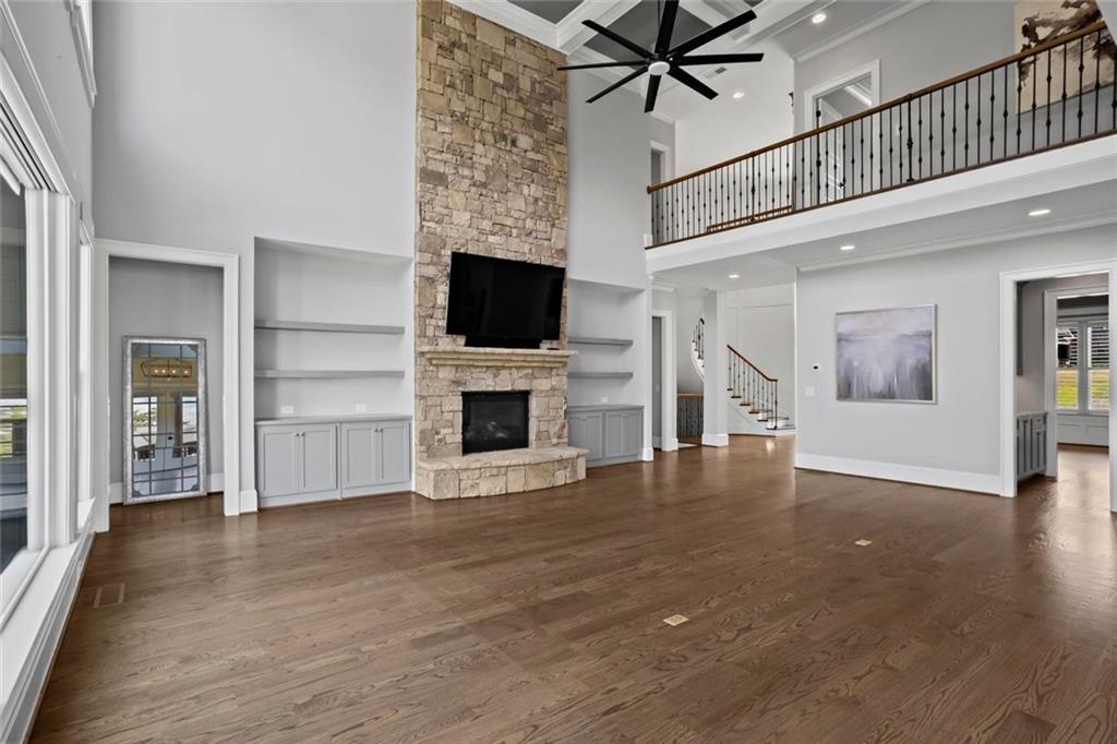 Hickory Lakeside - Residential