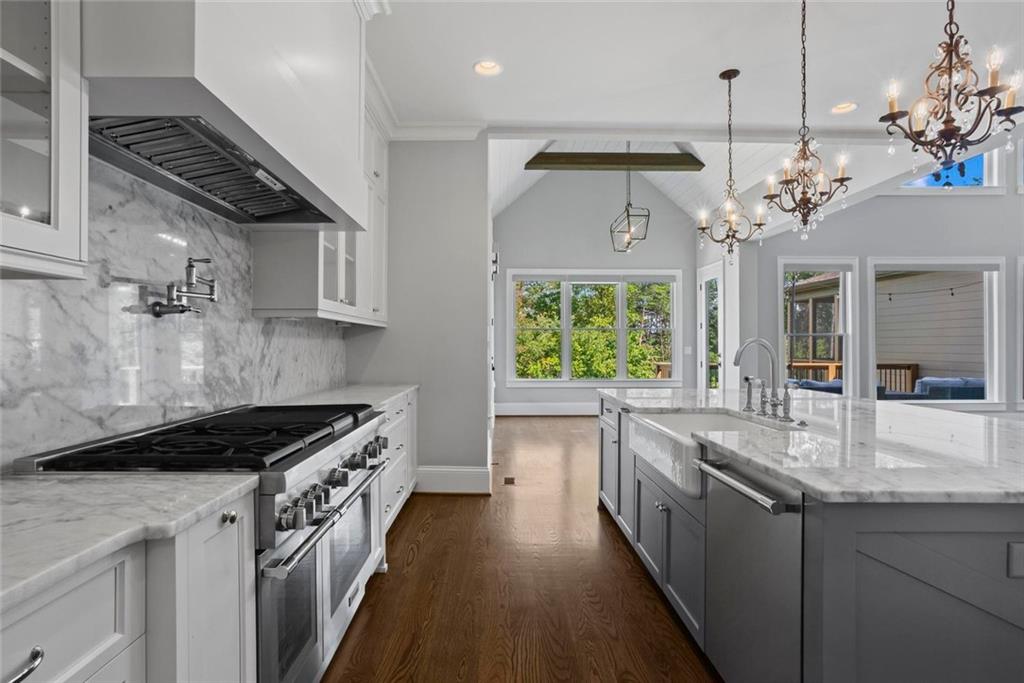 Hickory Lakeside - Residential