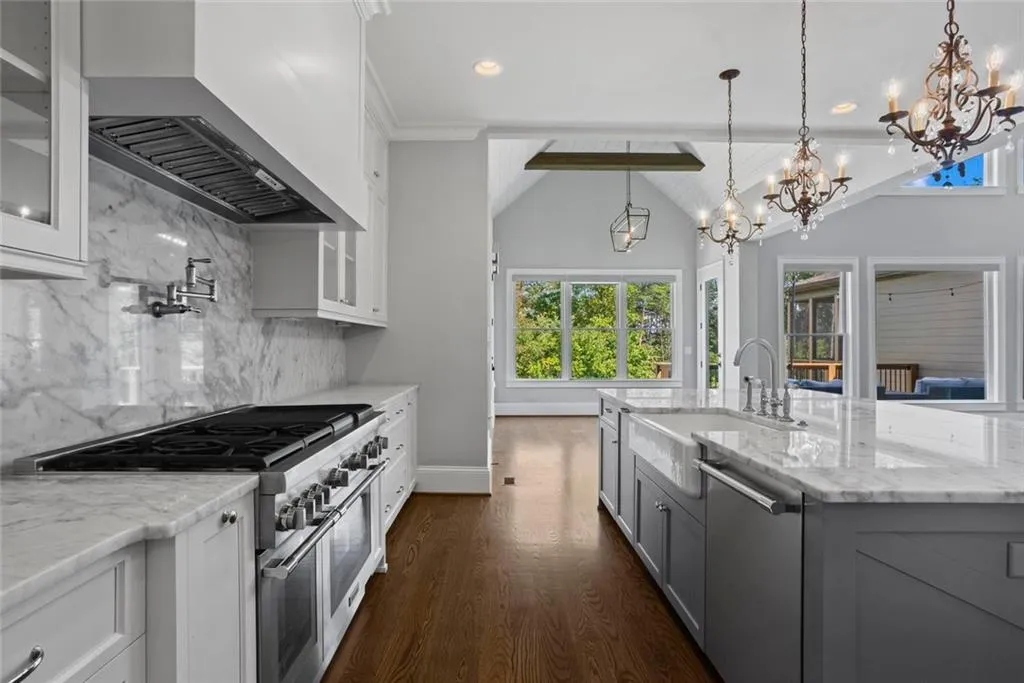 Cumming, Georgia 30041, United States, 5 Bedrooms Bedrooms, ,6 BathroomsBathrooms,Residential,Coming Soon,199791