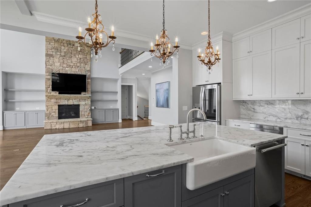 Hickory Lakeside - Residential