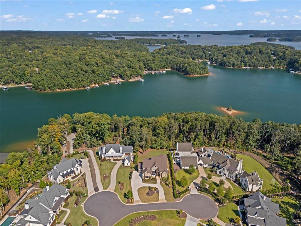 Hickory Lakeside - Residential