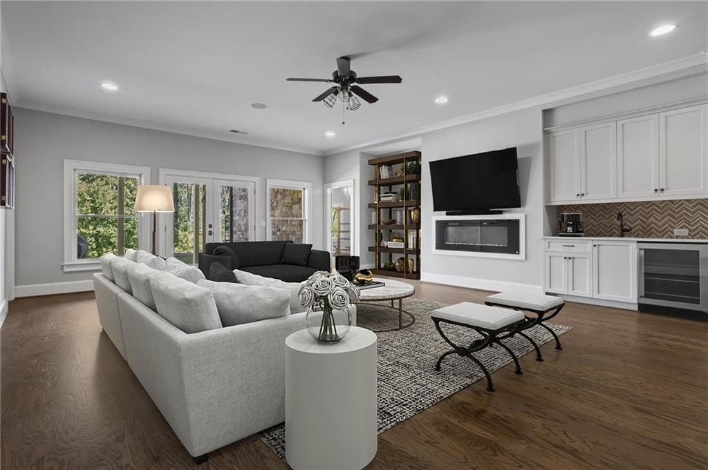Hickory Lakeside - Residential