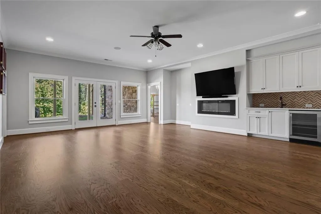 Cumming, Georgia 30041, United States, 5 Bedrooms Bedrooms, ,6 BathroomsBathrooms,Residential,Coming Soon,199791