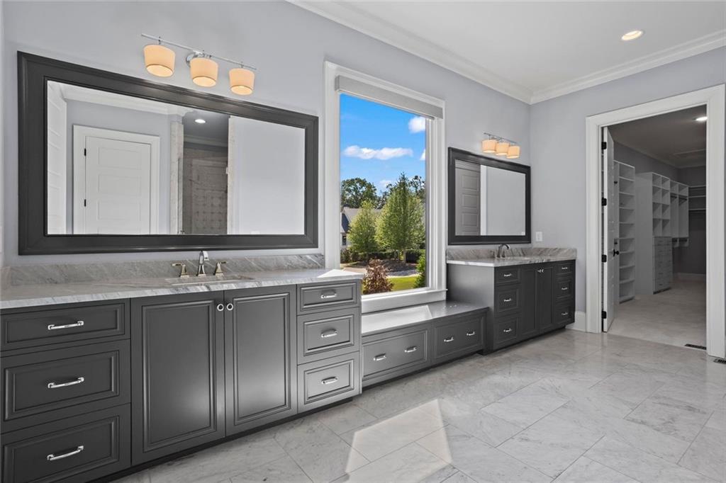 Hickory Lakeside - Residential