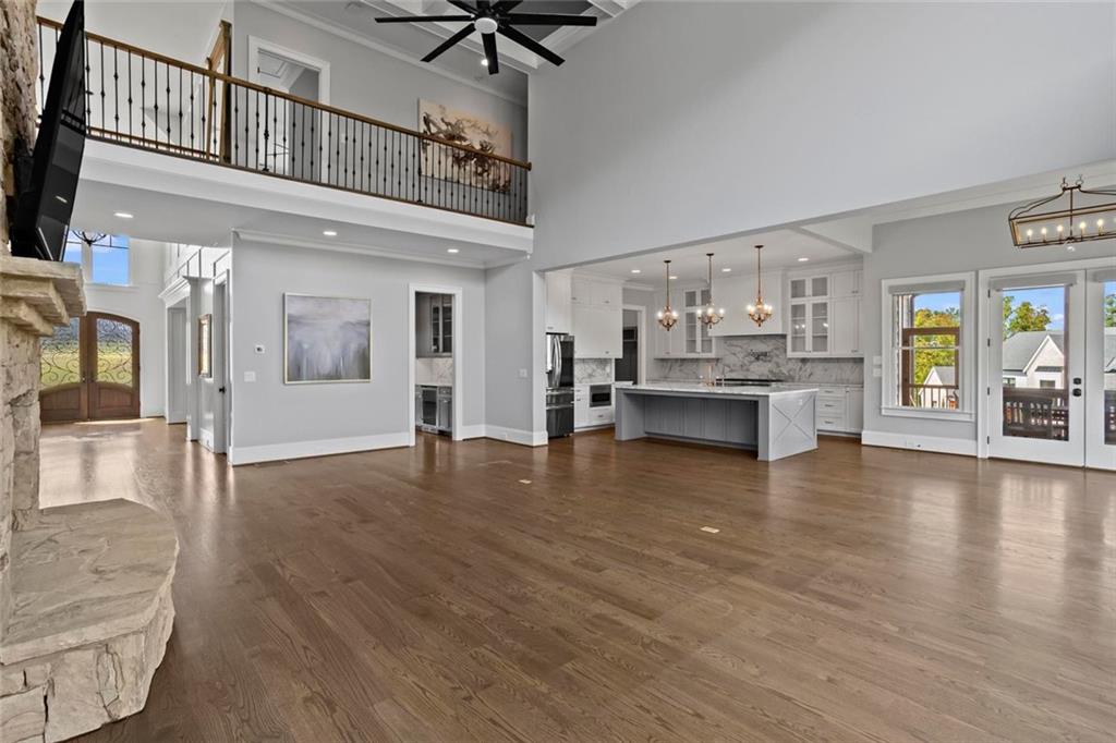 Hickory Lakeside - Residential