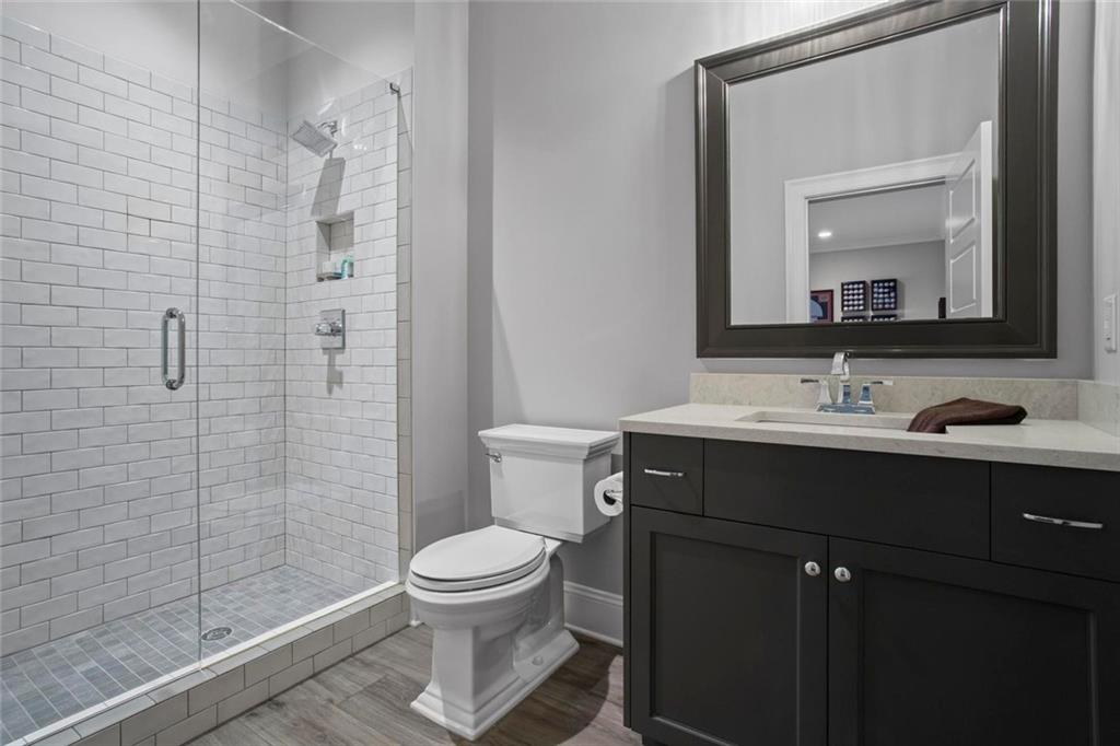Hickory Lakeside - Residential