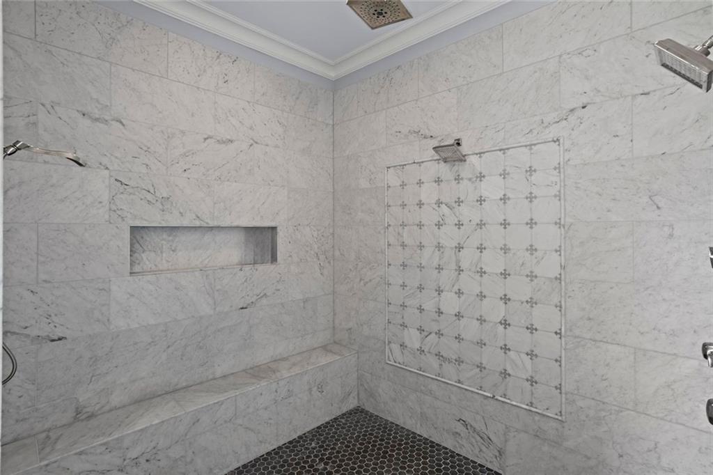 Hickory Lakeside - Residential