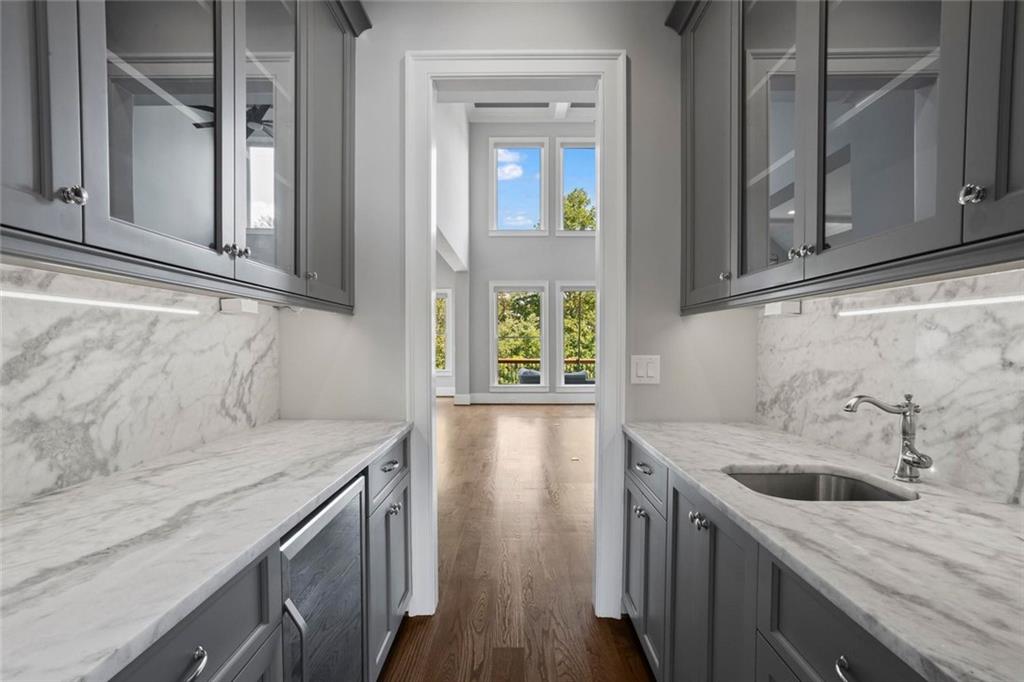 Hickory Lakeside - Residential