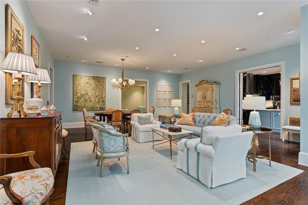 1301 Peachtree Street NE 2G