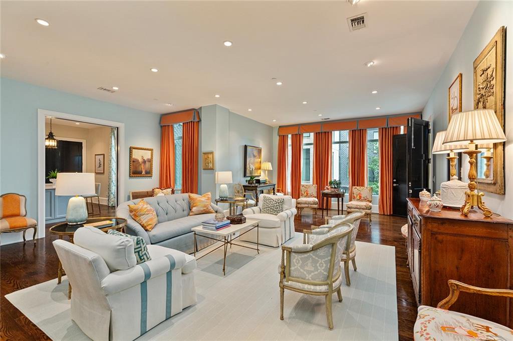 1301 Peachtree Street NE 2G