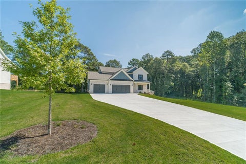 Homes For Sale - 2736 Thomas View Court<br/> Loganville, GA 30052