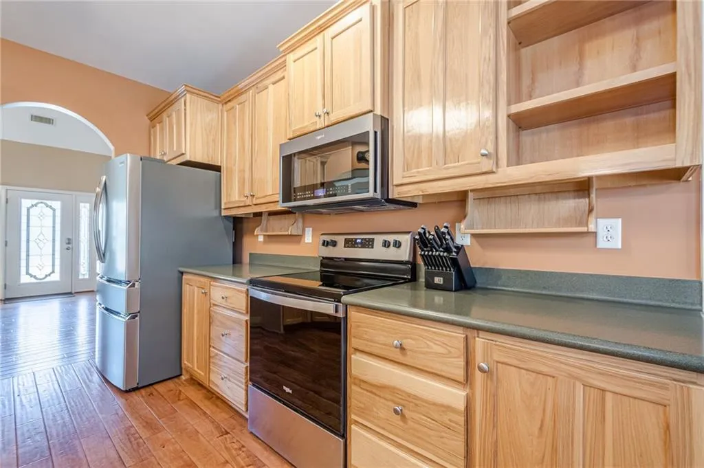 Canton, Georgia 30114, United States, 3 Bedrooms Bedrooms, ,3 BathroomsBathrooms,Residential,Active,76729