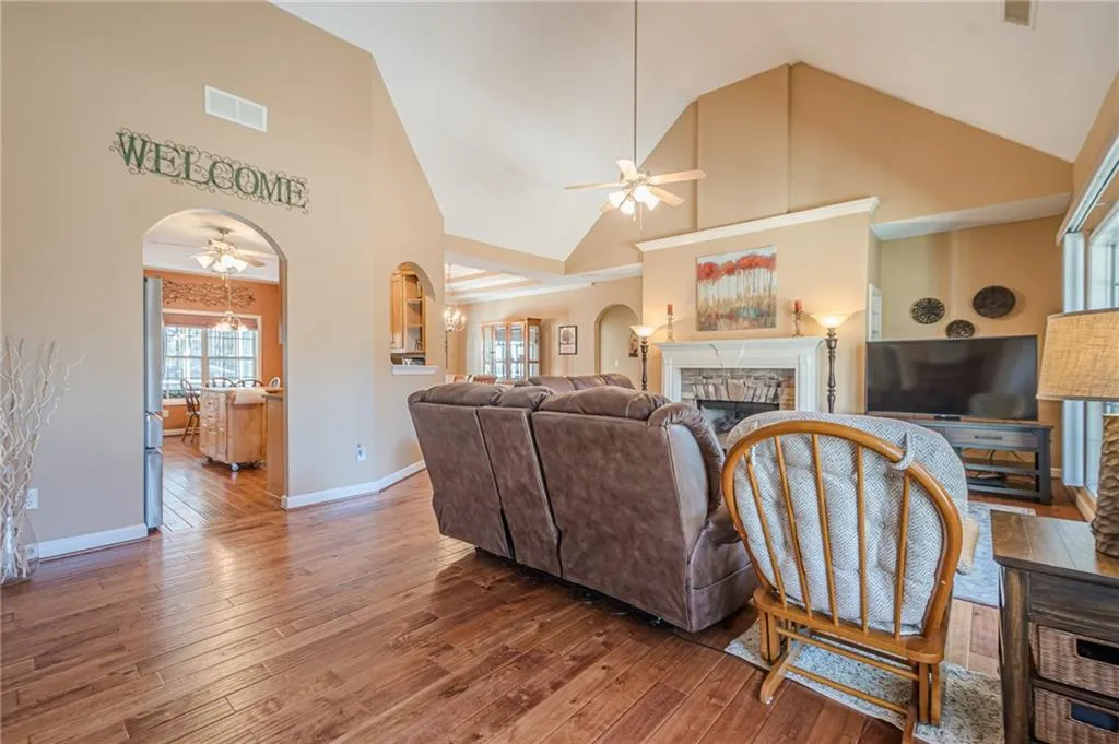 Canton, Georgia 30114, United States, 3 Bedrooms Bedrooms, ,3 BathroomsBathrooms,Residential,Active,76729