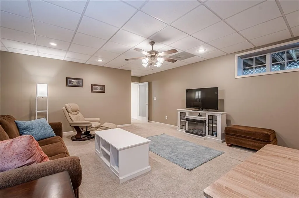 Canton, Georgia 30114, United States, 3 Bedrooms Bedrooms, ,3 BathroomsBathrooms,Residential,Active,76729