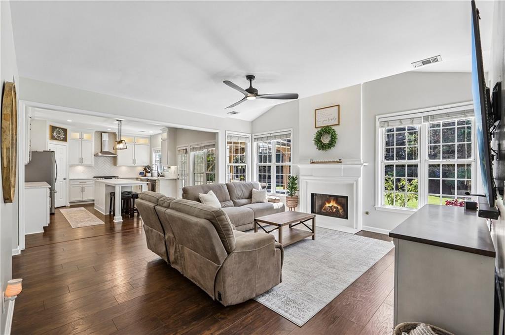 5052 Raventhorpe Court